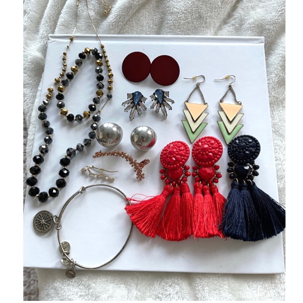 Jewelry bundle (no red tassel earrings)